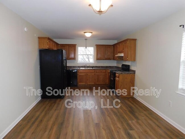 Building Photo - 137 Cunningham Dr