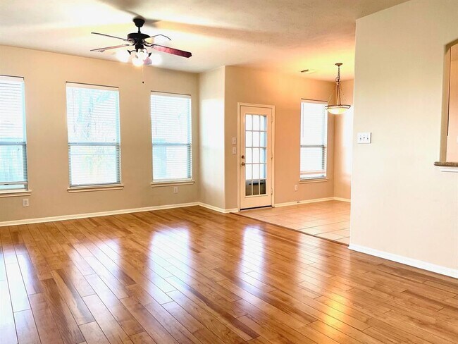 Building Photo - 14555 Gleaming Rose Dr