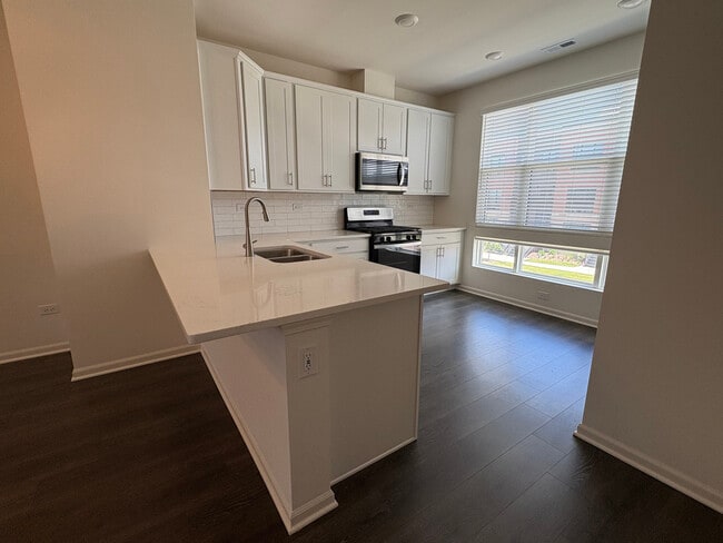 Building Photo - 2232 Venture Dr