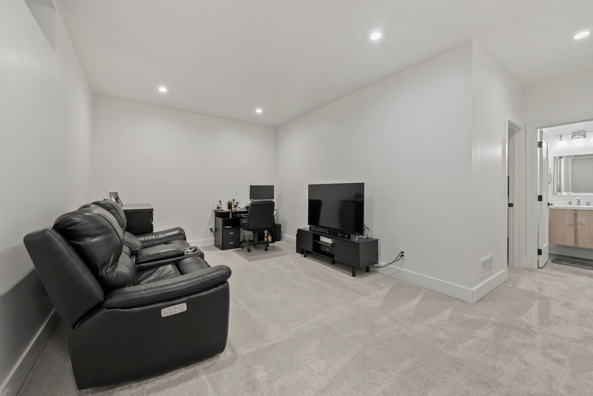 Building Photo - 1205 Hamlet St