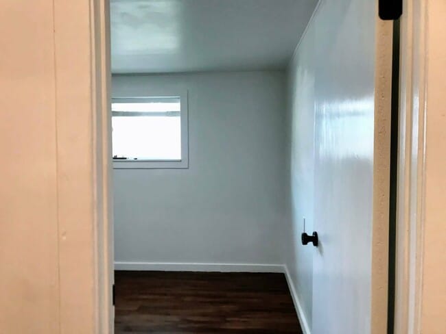 Building Photo - 39 W 315 S