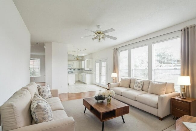 Building Photo - 1702 River Trail