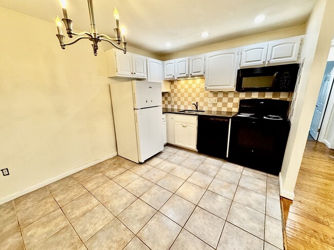 Building Photo - 145 Essex Ave