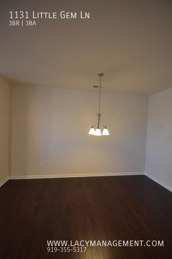 Building Photo - 1131 Little Gem Ln