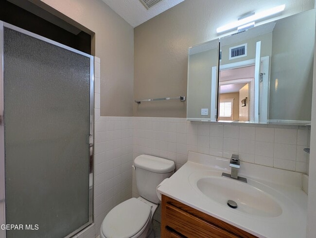 Building Photo - 612 Somerset Dr