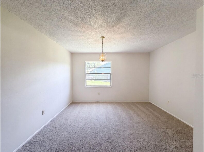Building Photo - 5720 Kneeland Ln
