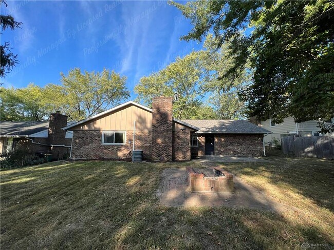 Building Photo - 170 Pinecone Ln