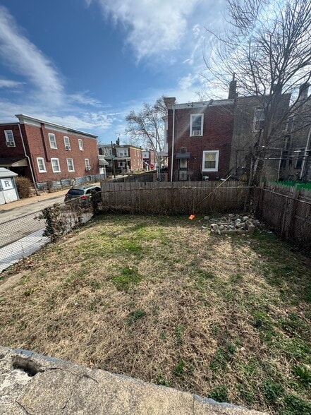 Building Photo - 5524 Locust St