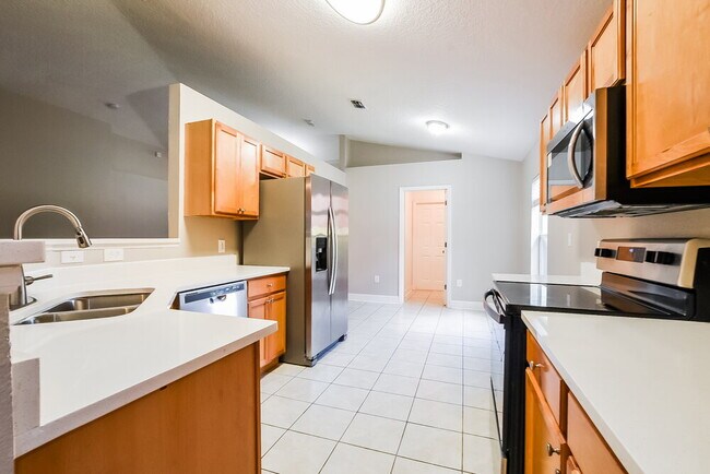 Building Photo - 2366 Tealwood Circle