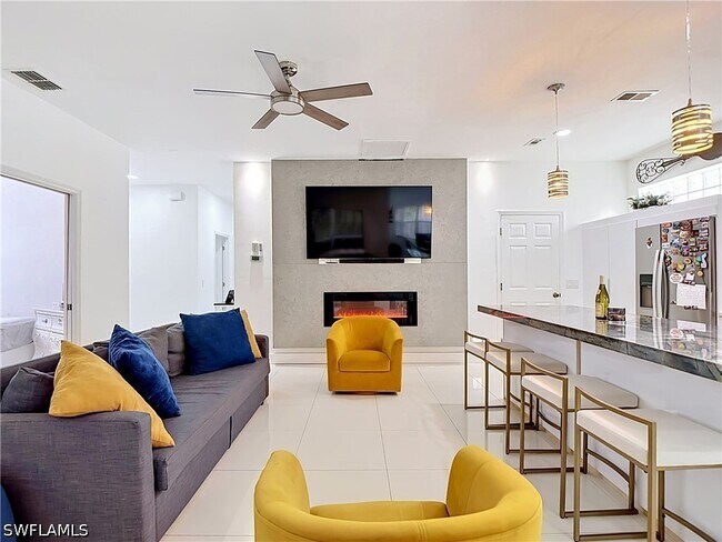 Building Photo - 10735 San Tropez Cir