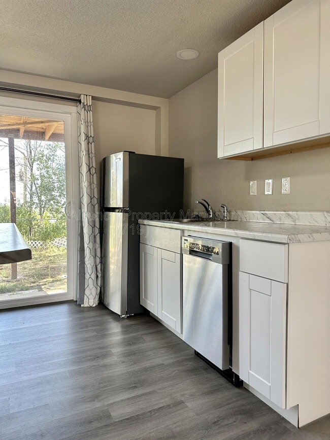 Building Photo - 907 W Madison St