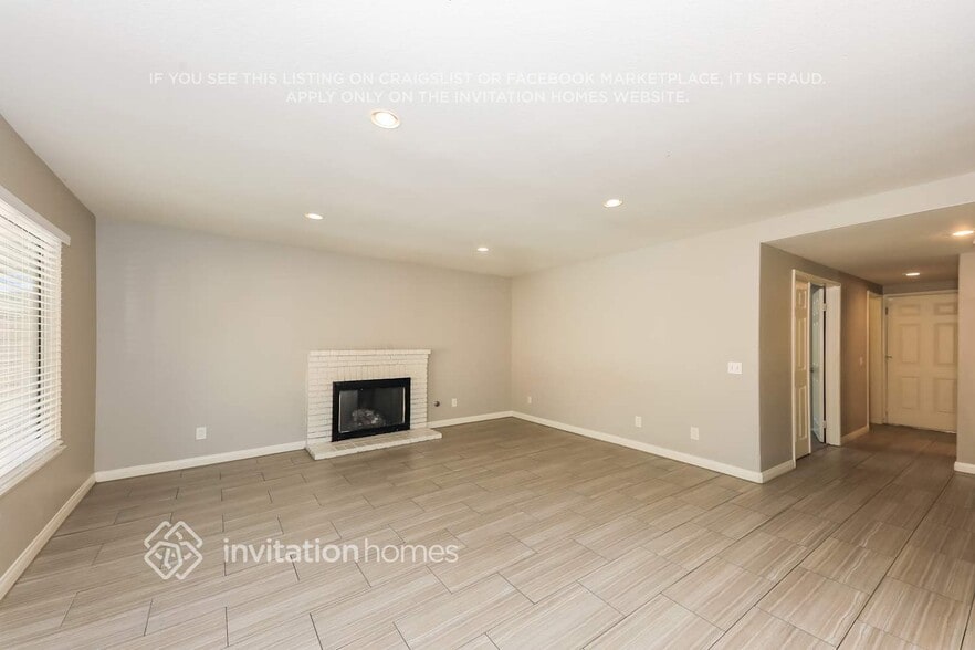 Building Photo - 545 Athens St