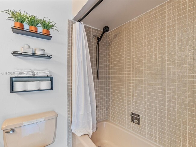 Building Photo - 203 Bonnie Brae Way