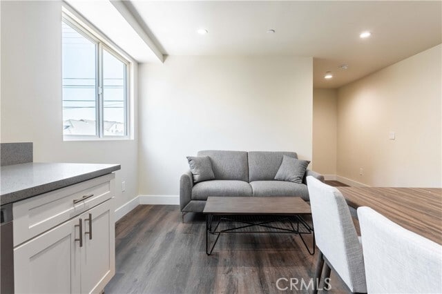 Building Photo - 1429 S New Hampshire Ave