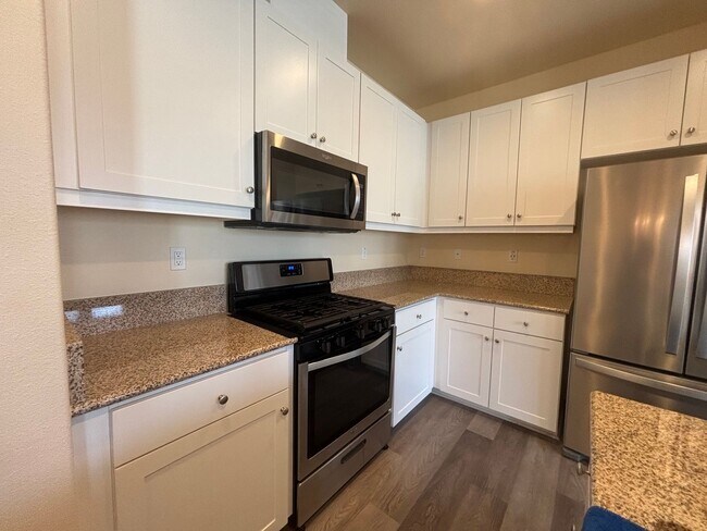 Building Photo - *** $500 Move in special if lease is signe...