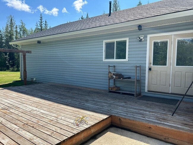 Building Photo - Century 21 Gold Rush - 3 bed, 2 bath (North Pole)