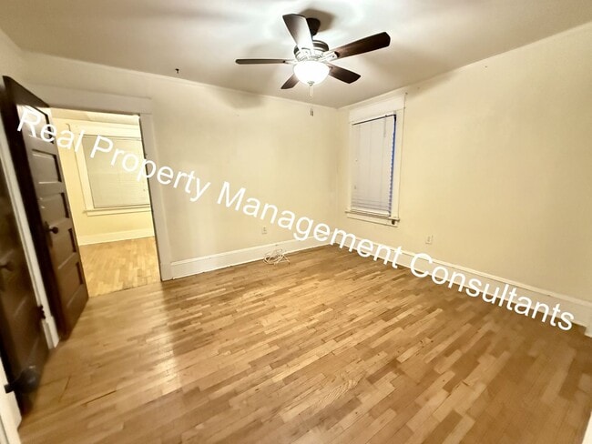 Building Photo - Beautiful Historic 2 bedroom Duplex