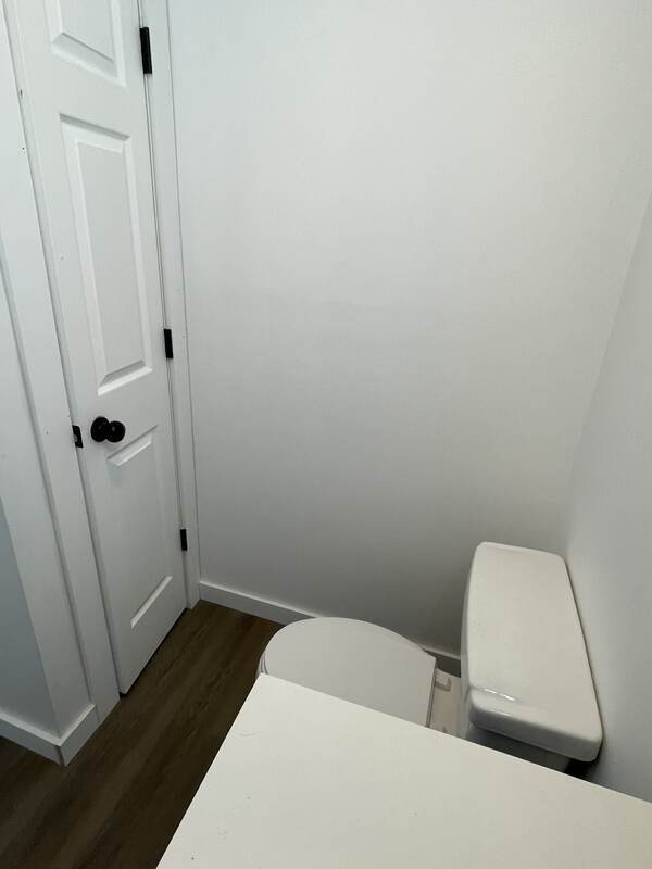 Building Photo - 1642 Hillwood Dr