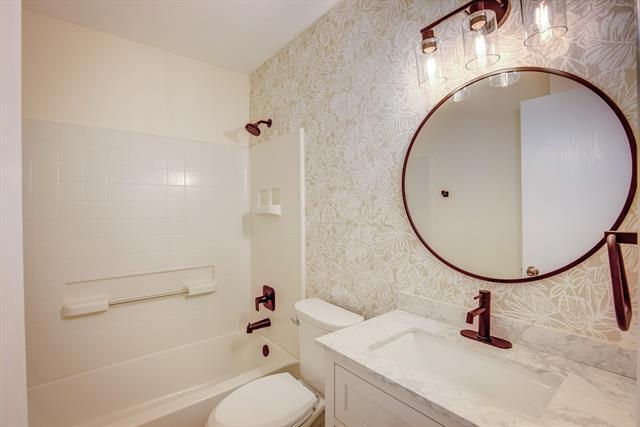 Building Photo - 8132 Sweetwater Ln