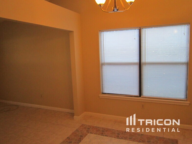 Building Photo - 3411 Grenoble Dr
