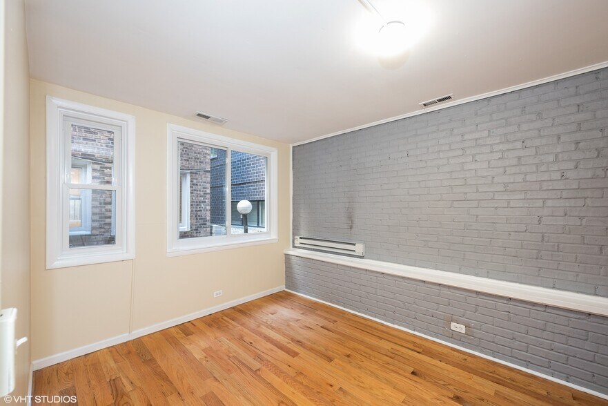 Building Photo - 848 W Lill Ave
