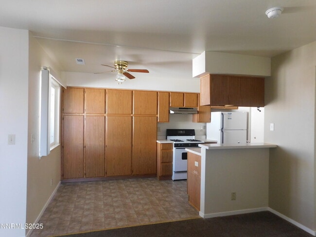 Building Photo - 240 Serpa Pl