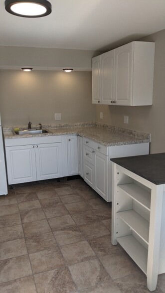 Building Photo - 27 W Hill Terrace