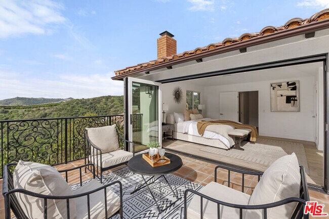 Building Photo - 10825 Savona Rd