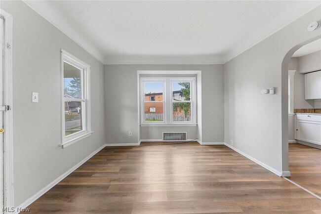 Building Photo - 4512 Oak Park Ave
