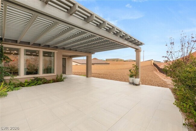 Building Photo - 6 Sun Lily Ln