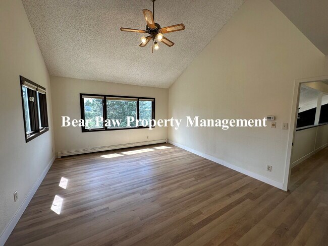 Building Photo - Spacious 4-Bed, 4.5-Bath Retreat in with B...