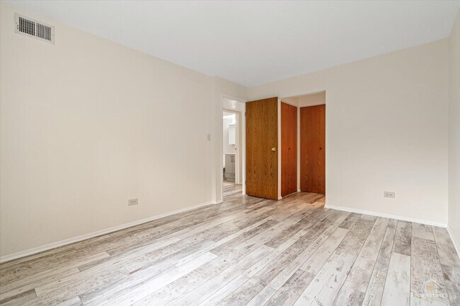 Building Photo - 909 Buccaneer Dr