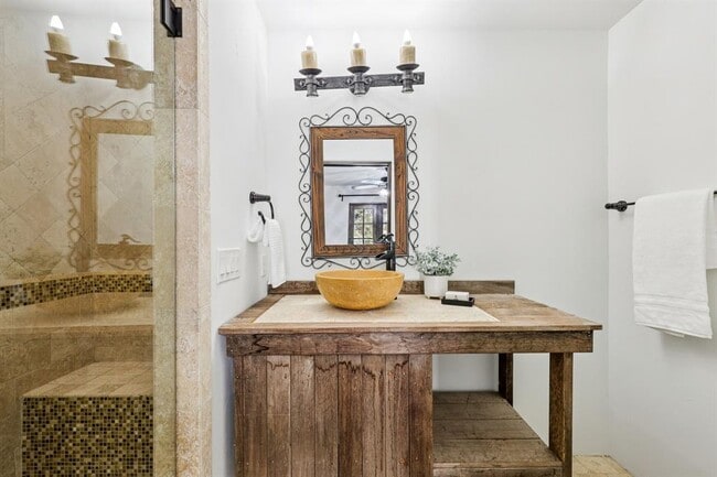 Building Photo - 2706 Pearce Rd