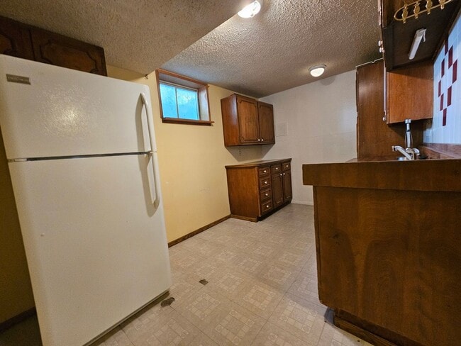 Building Photo - Spacious SE Denver Ranch - Virginia Villag...