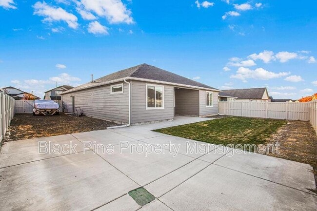 Building Photo - 7536 W Havana Dr