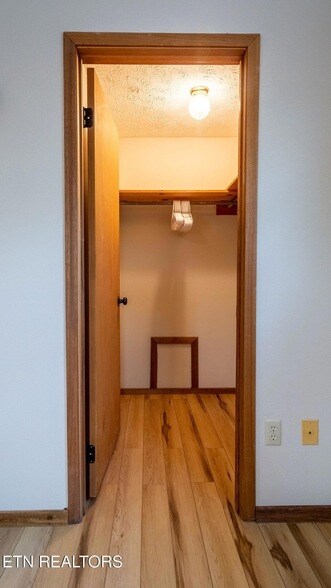 Building Photo - 3933 Dollys Dr