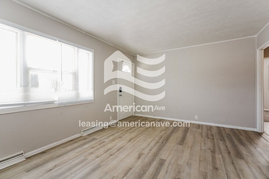 Building Photo - 233 N Wellington St