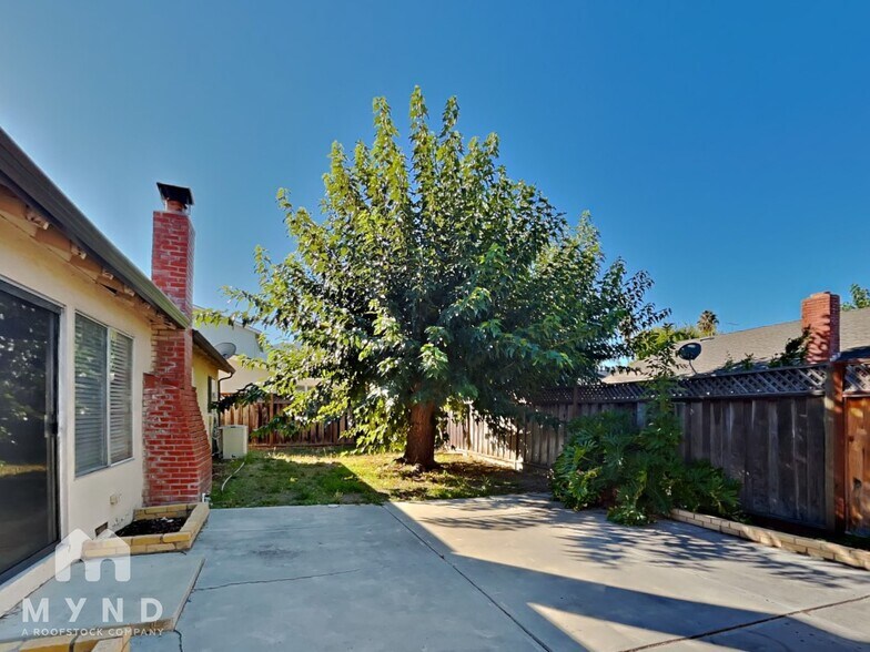 Building Photo - 6107 Vale Ct