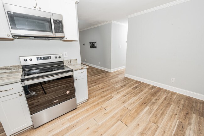 Building Photo - 218 Forestview Dr