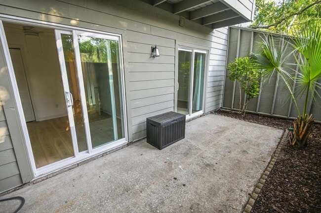 Building Photo - 1174 Village Creek Ln