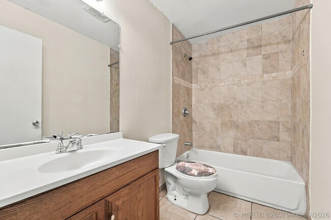 Building Photo - 5854 NW 21st St