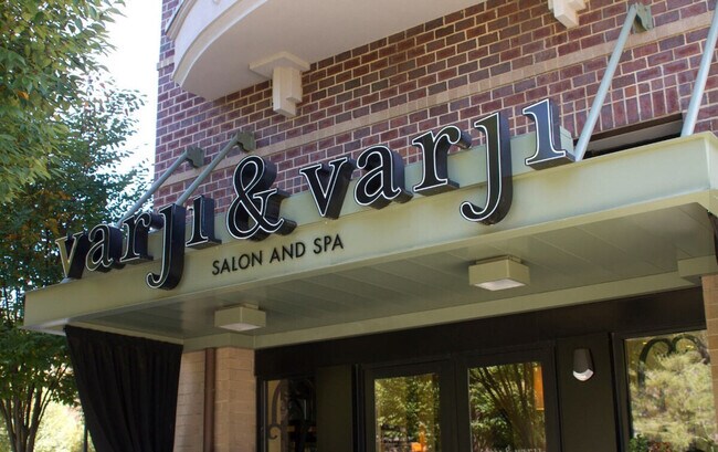 Building Photo - 3920 Sharon Rd