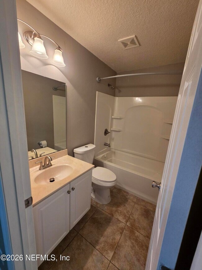 Building Photo - 104 Crete Ct