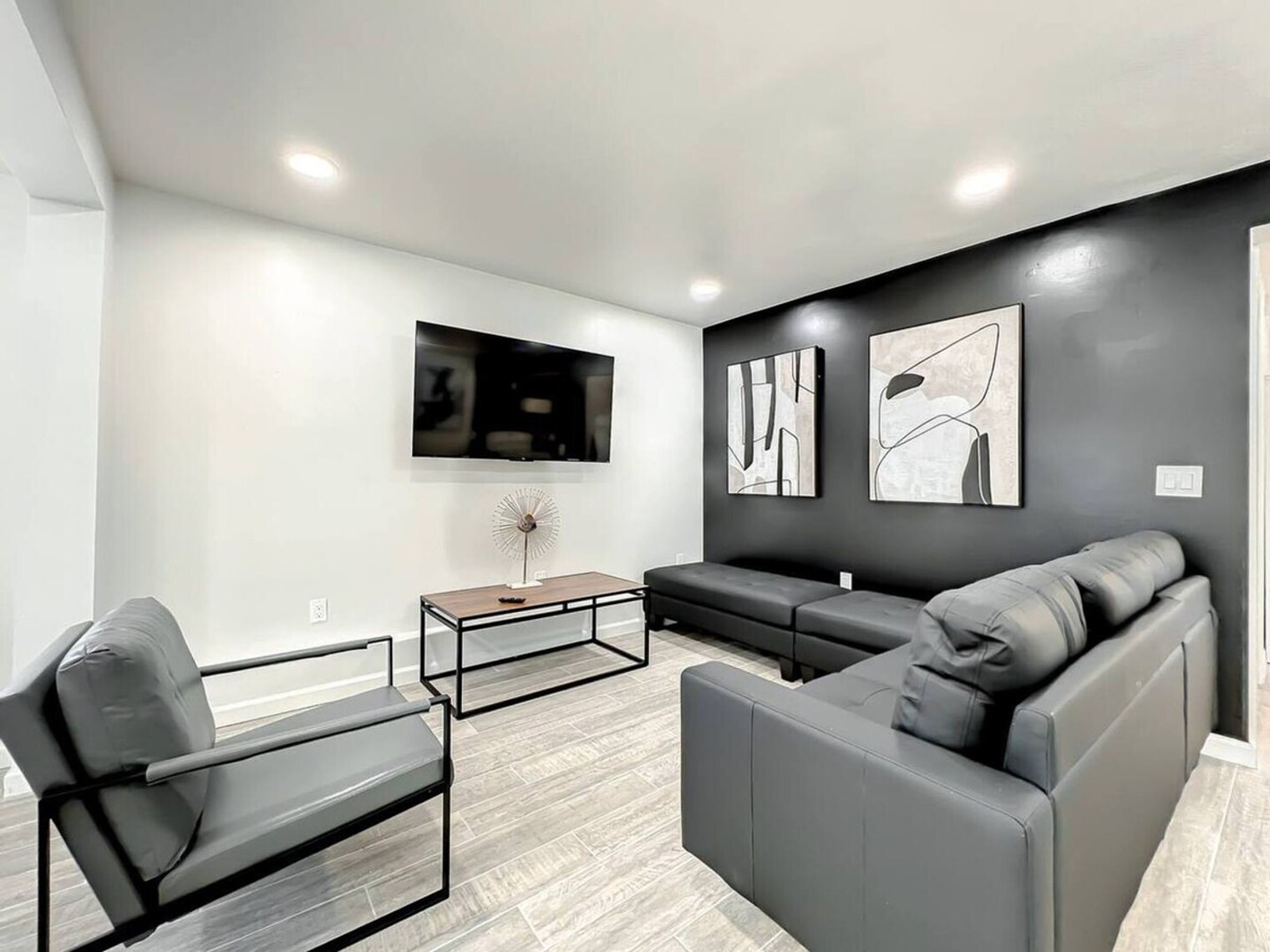 Building Photo - 173 S Orange Ave