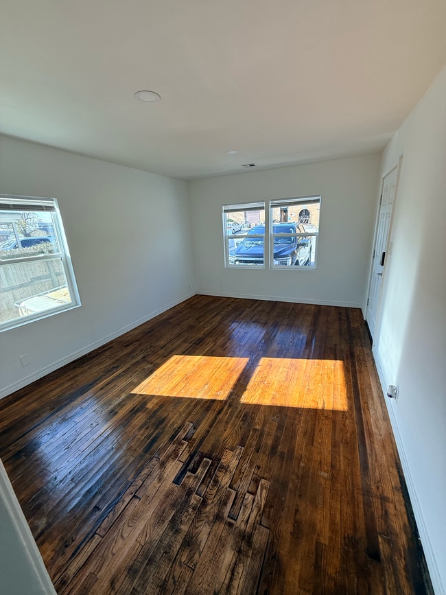 Building Photo - Duplex