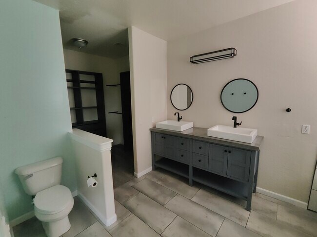 Building Photo - 7417 S 30th Ave