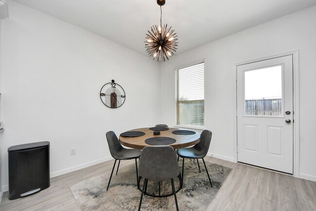 Building Photo - 3113 Paso Fino Dr