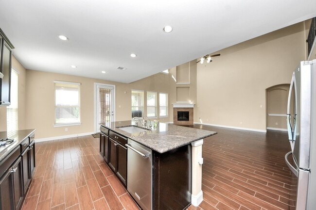 Building Photo - 27419 Canyon Reach Dr