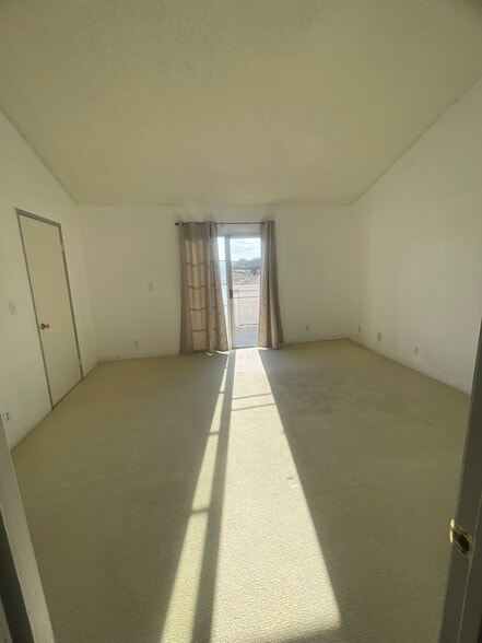 Building Photo - 1362 W Orange Grove Ave