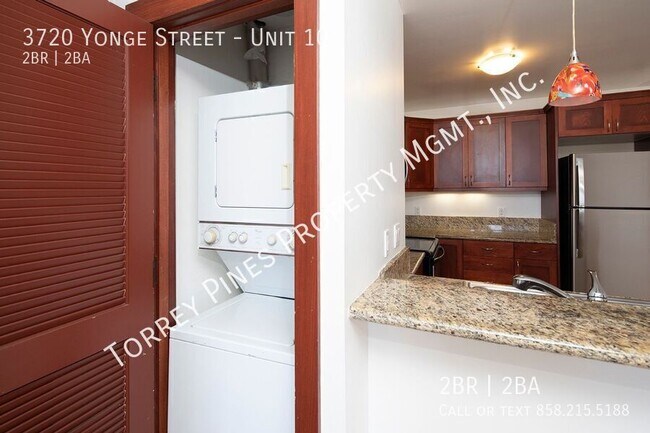 Building Photo - 3720 Yonge St